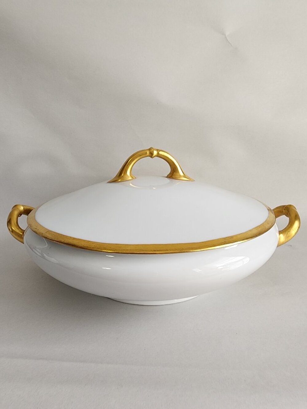 Vintage Heinrich & Co H&C Selb Bavaria Covered Serving Bowl White Gold Trim - Picture 1 of 8